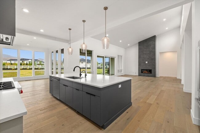 Building Photo - 7786 W Diamond Lk Dr