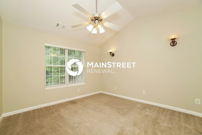 Building Photo - 3 Bedroom Pet-Friendly Home in Flowery Branch, GA with Main Street Renewal