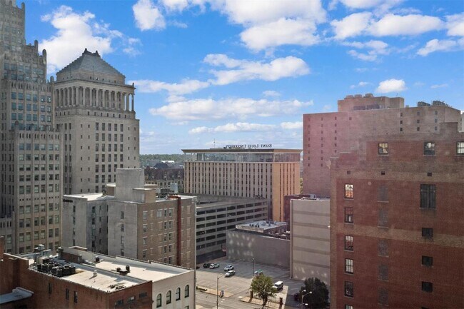 Building Photo - 915 Olive St