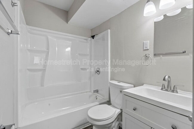 Building Photo - 16 Bruce Dr