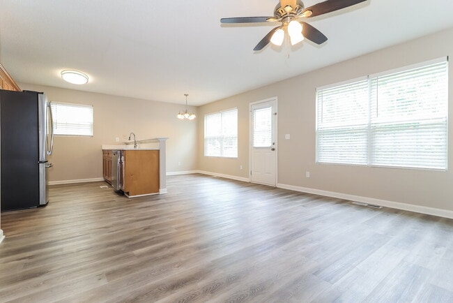 Building Photo - 81 Middlebrook Dr