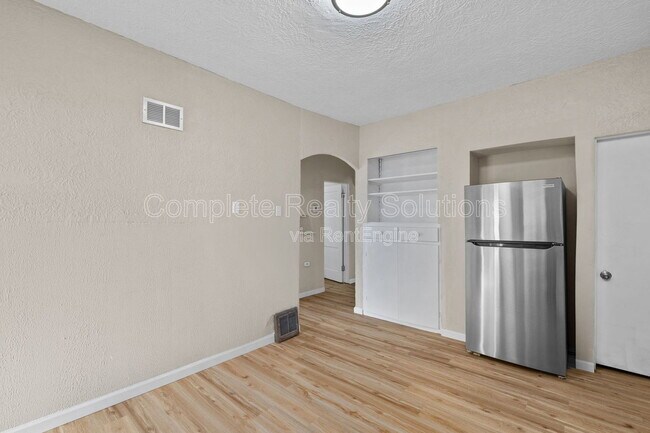 Building Photo - 7109 Eugene Ave