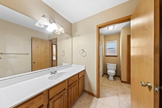 Building Photo - 406 Bally Way
