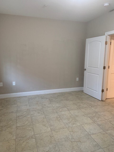 Building Photo - 663 Summit Ave