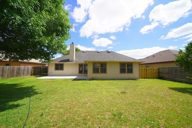 Building Photo - Move-In Ready Property Now Available in Selma, TX! - Realtor Commission: $600