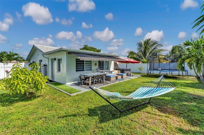 Building Photo - 9212 NW 81st Pl