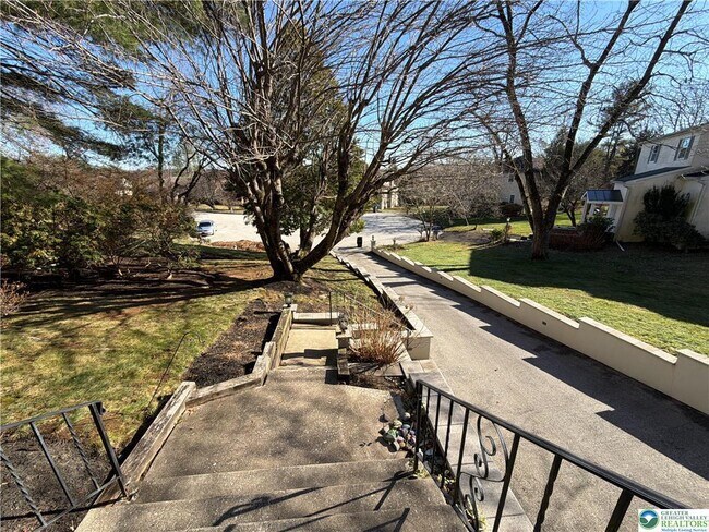 Building Photo - 639 Heather Ln