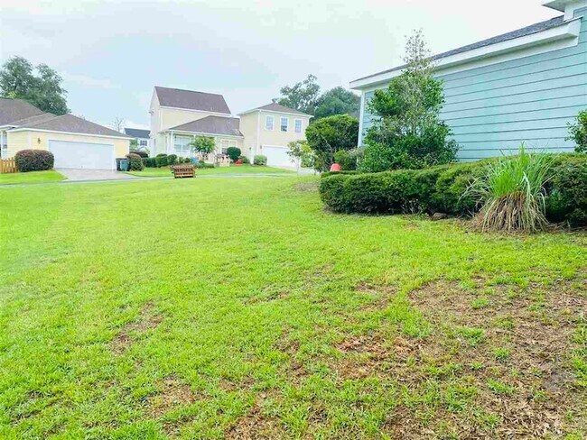 Building Photo - 2111 Fernleigh Dr