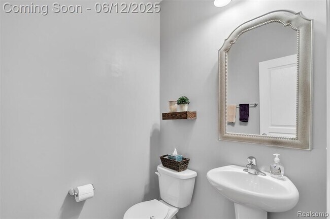 Building Photo - 15745 Diamante Dr