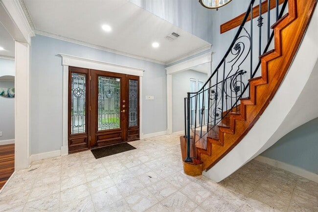 Building Photo - 15726 Walkwood Dr