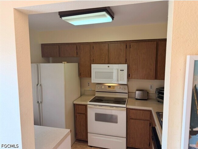 Building Photo - 6300 South Pointe Blvd