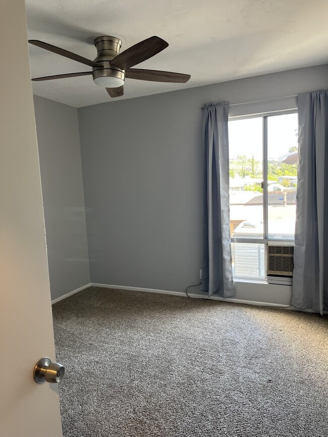 Building Photo - 512 Sandalwood Pl