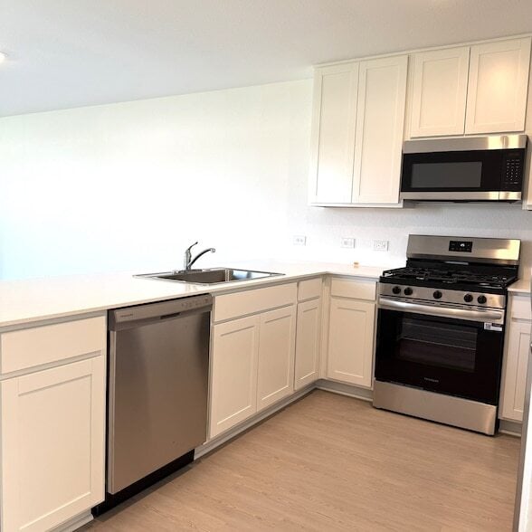 Building Photo - 6151 Sunburst Ct