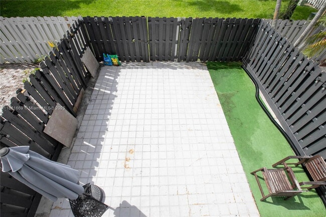 Building Photo - 2714 NE 8th St