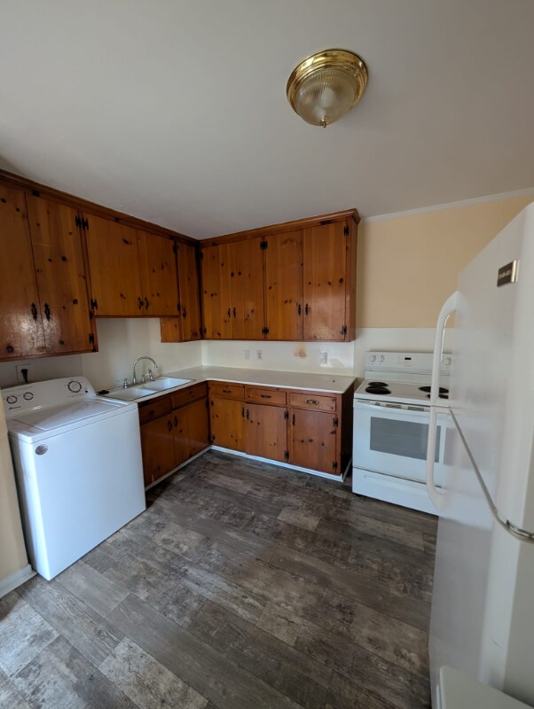 Building Photo - 2211 Morehead Ave