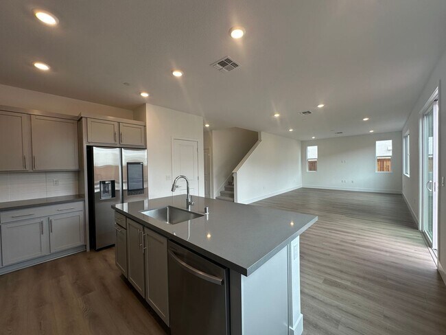 Building Photo - 2824 Wrangell St