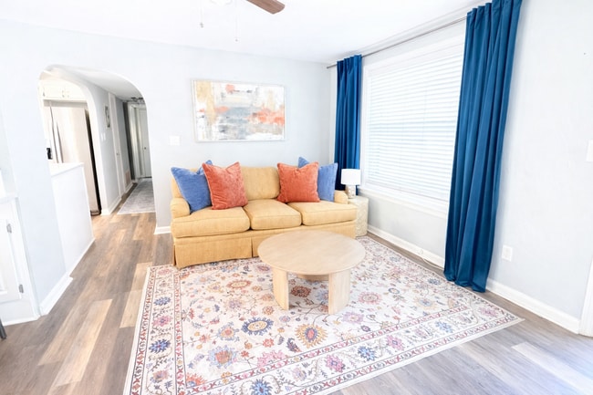 Building Photo - 1905 E Hatton St