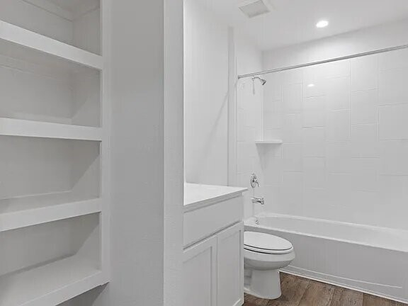 Building Photo - 3815 Turnpike Dr