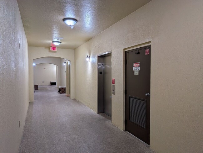 Building Photo - Second Floor Condo at Lakeside at Lakes of Windermere