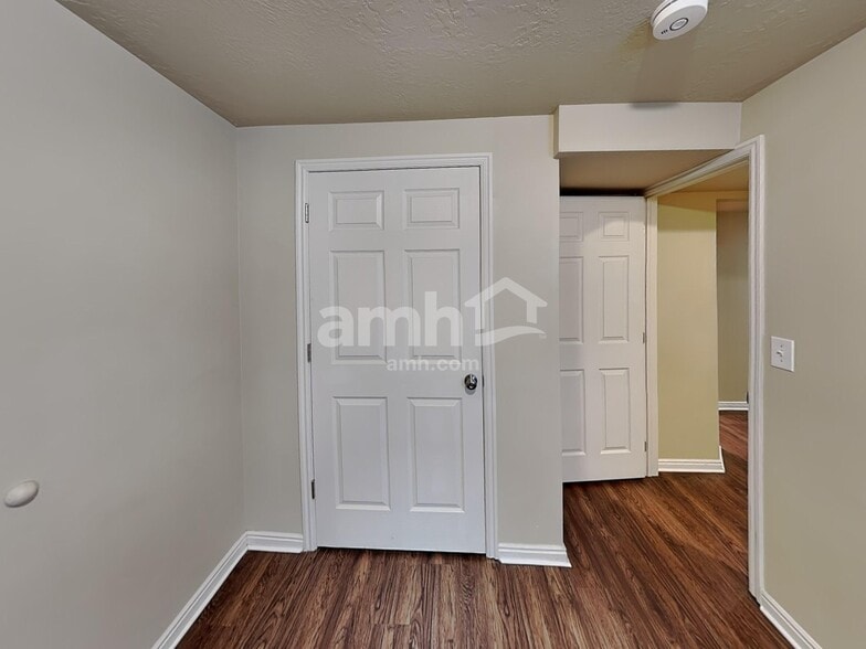 Building Photo - 6655 W Millen Cir
