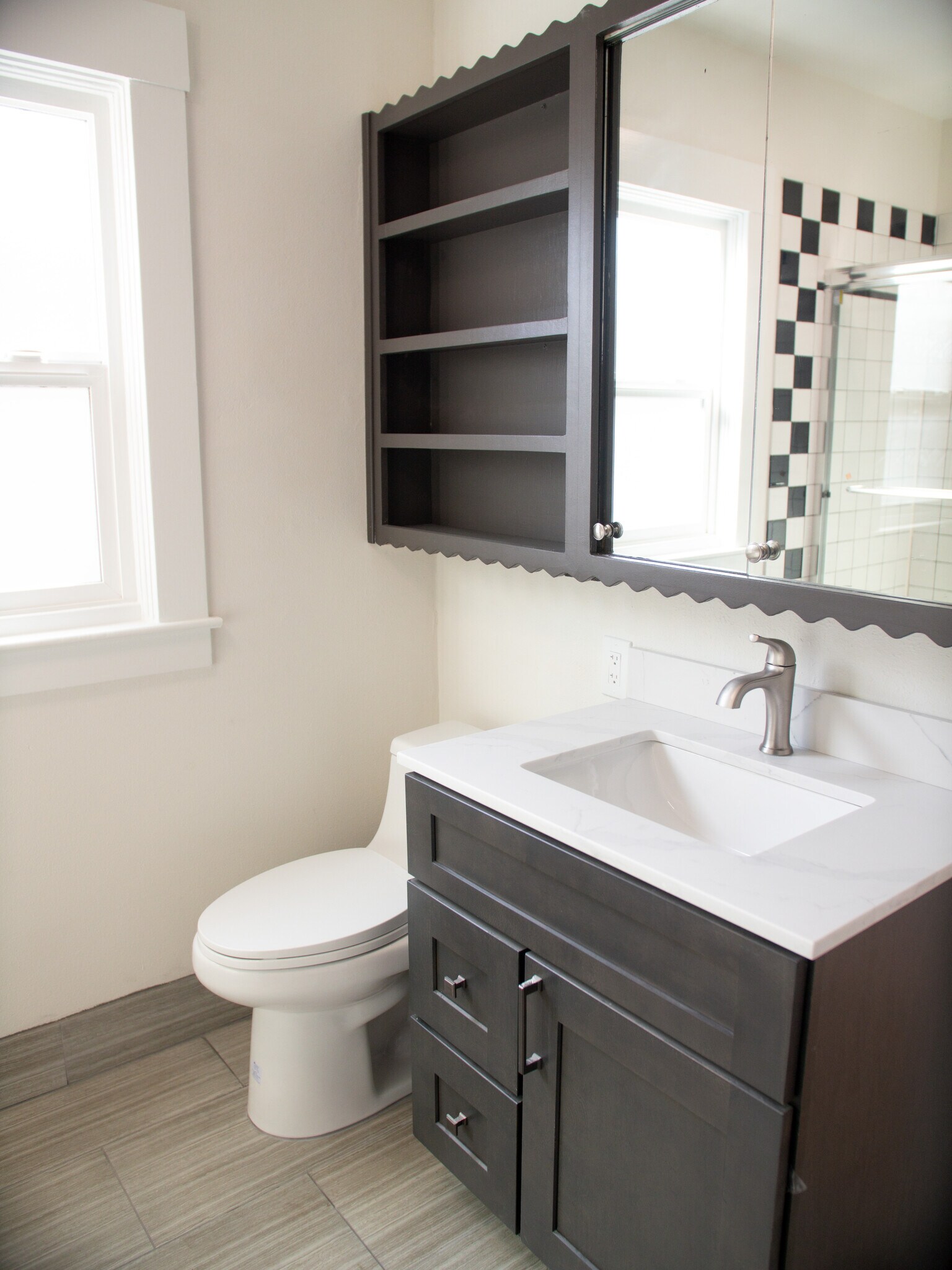 Building Photo - 420 Main St