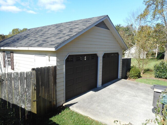 Building Photo - Northwest Greensboro NC Home for Lease