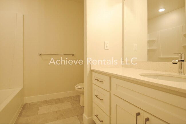 Building Photo - 674 S 85 E