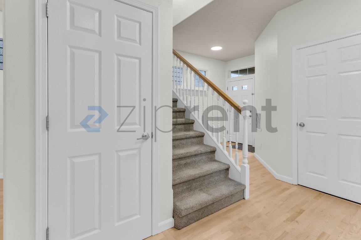 Building Photo - Unit