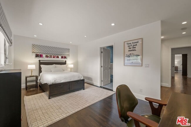 Building Photo - 9023 Alto Cedro Dr