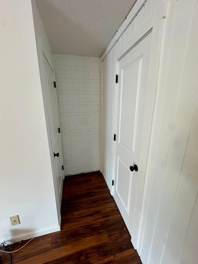 Building Photo - Charming 2 Bed 1.5 Bath in Gibsonia!