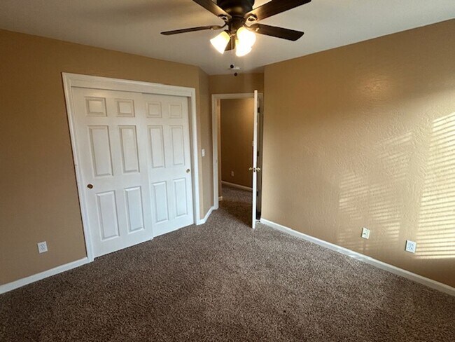 Building Photo - 4 Bedroom 2.5 Bathroom in NW Visalia with a Pool!! Just in Time for Summer!!!