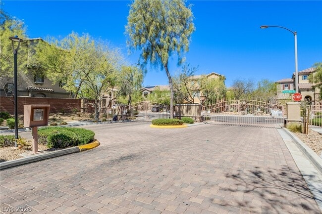 Building Photo - 10417 Badger Ravine St