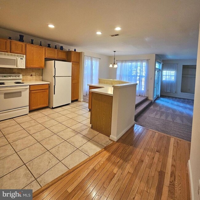 Building Photo - 13120 Misty Glen Ln