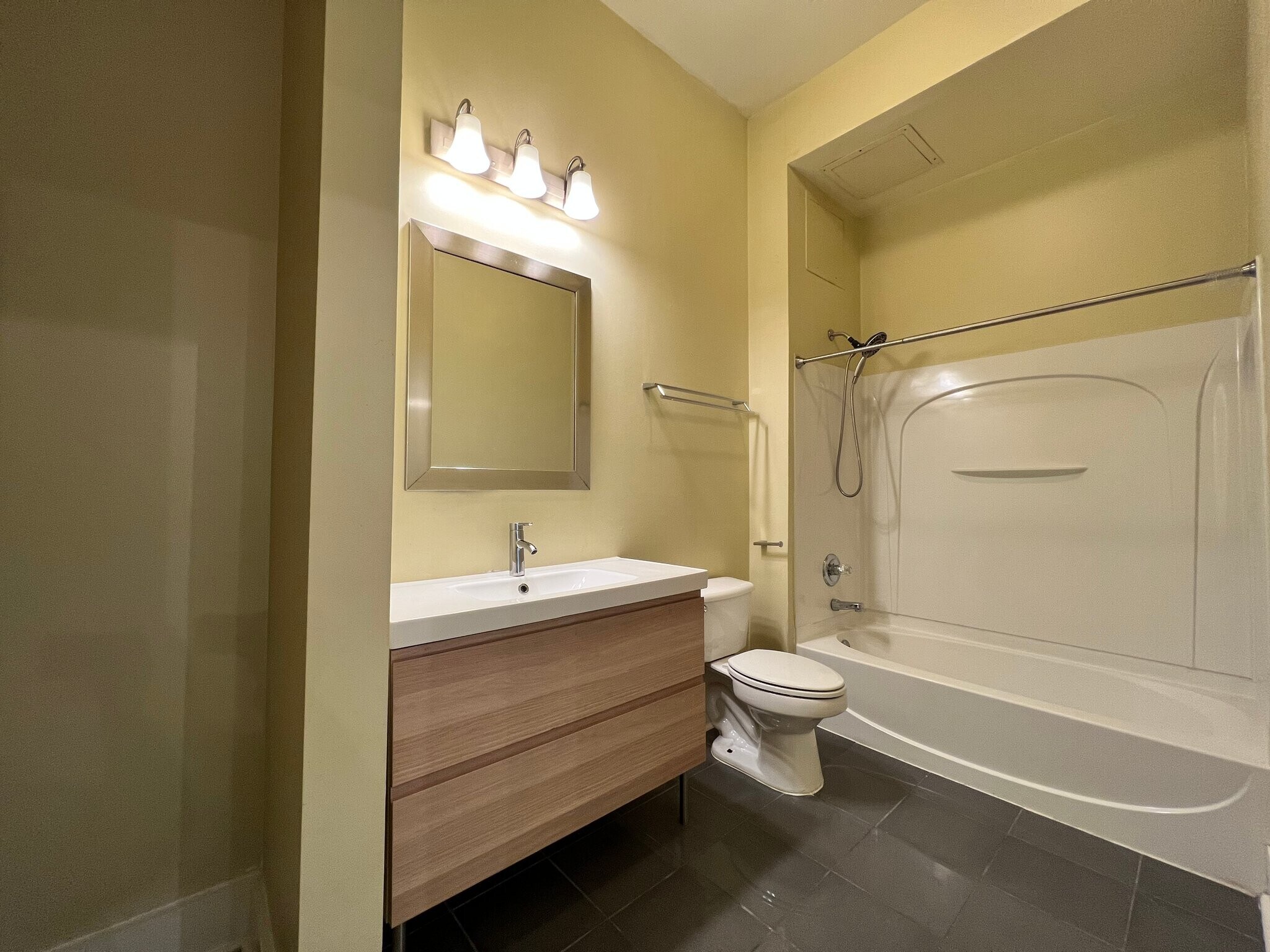 Building Photo - 715 Sherman St