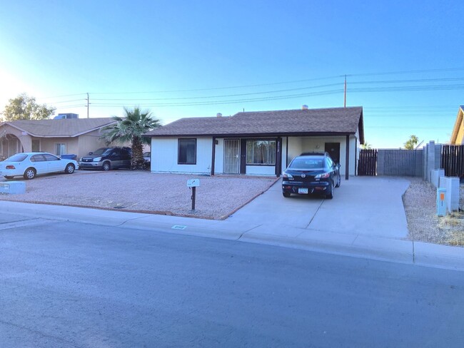 Building Photo - Open today 4-5pm. 11-27-24;   REMODELED 2B...