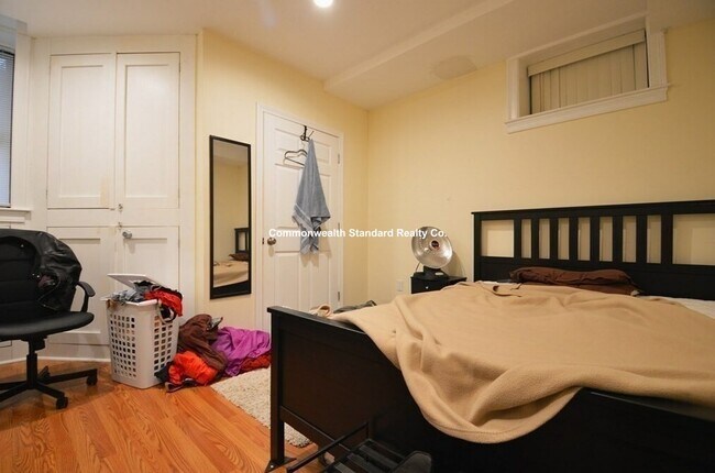 Building Photo - 1203 Beacon St