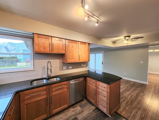 Building Photo - 1176 Sumac Trail