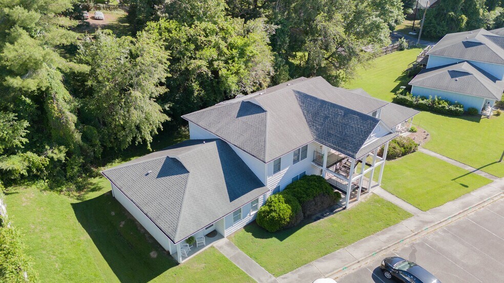 Building Photo - 134-134 Northwood Dr