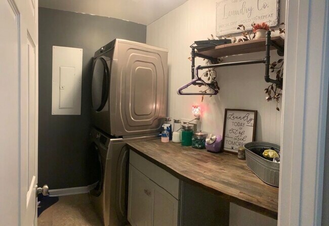 Building Photo - 123 Jacoby Rd