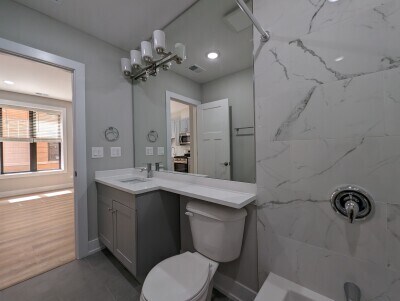 Building Photo - 423 W Belden Ave