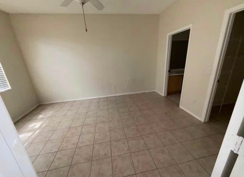 Building Photo - 13294 Summerton Dr
