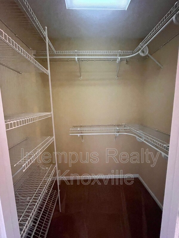 Building Photo - 1333 Willmann Ln