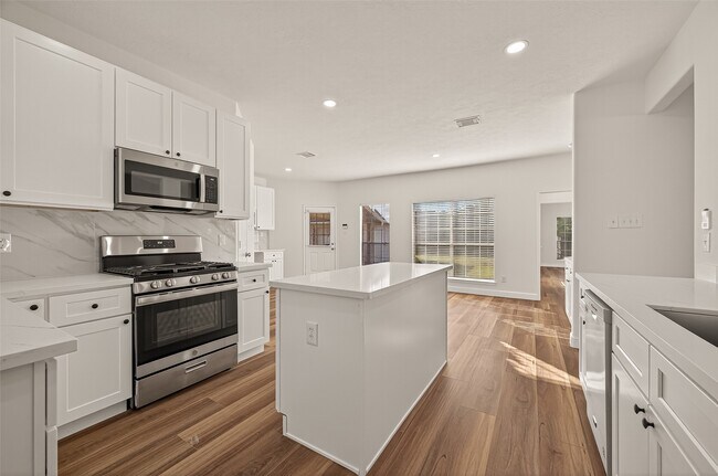 Building Photo - 2834 Martina Dr