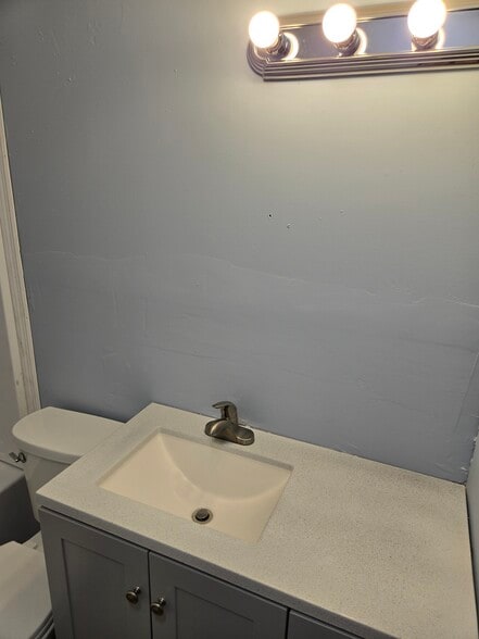 Building Photo - 131 Jones Ray Cir