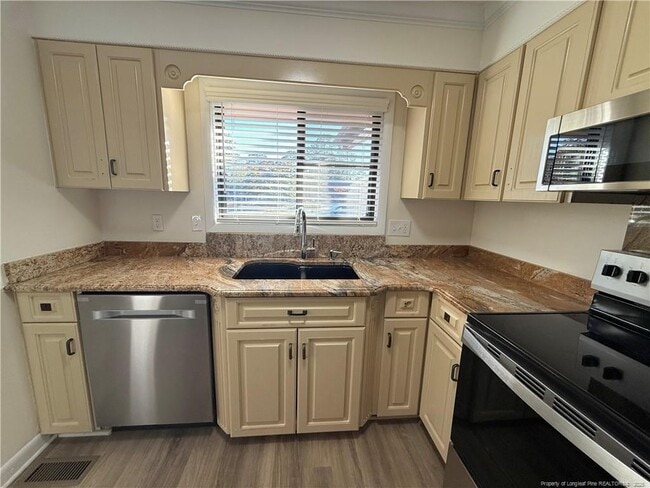 Building Photo - 6722 Irongate Dr