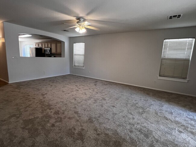 Building Photo - Gilbert 3 Bed and 2 Bath Home