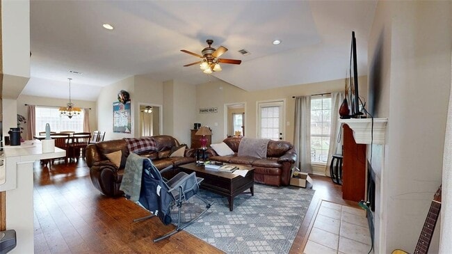 Building Photo - 2415 Carnation Ct
