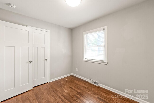 Building Photo - 3932 Slagle Dr