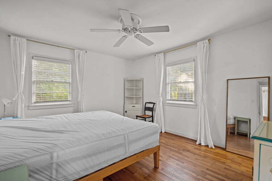 Building Photo - 457 Baytree Rd