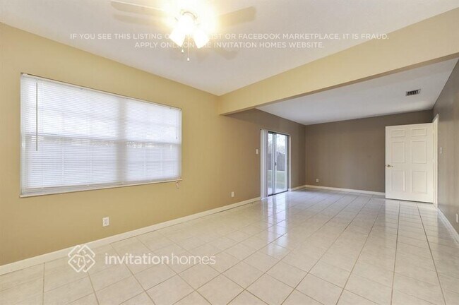 Building Photo - 2213 Boxwood Way